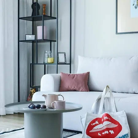 Bohema With Balcony Near Metro Apartamento *