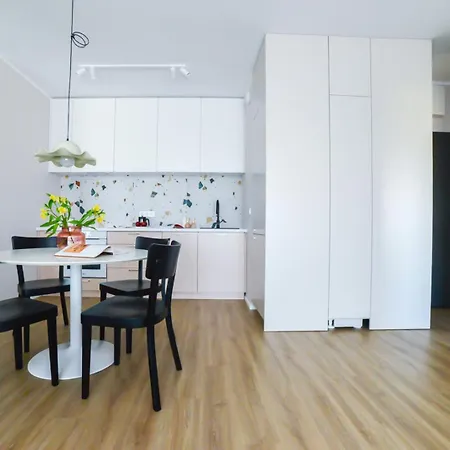 Apartment Bohema With Balcony Near Metro *