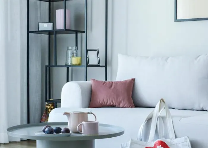 Bohema With Balcony Near Metro Apartment *