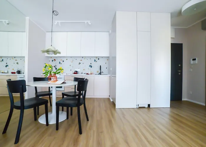 Apartment Bohema With Balcony Near Metro *