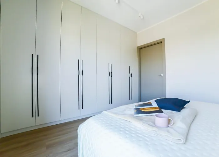 Bohema With Balcony Near Metro *