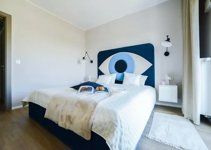 Apartment Bohema With Balcony Near Metro