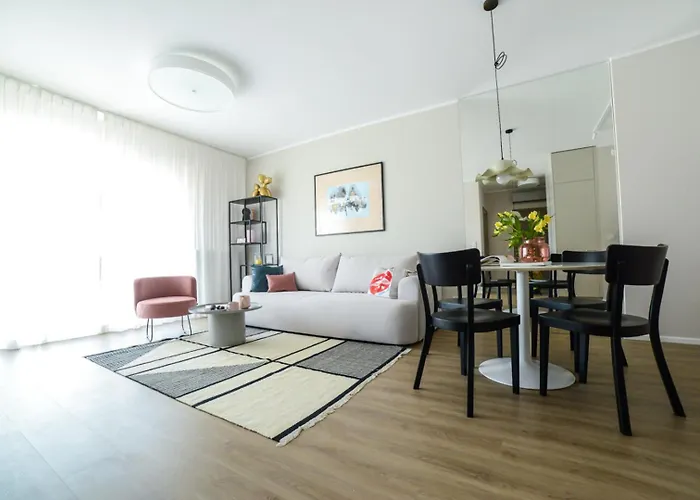 Bohema With Balcony Near Metro *